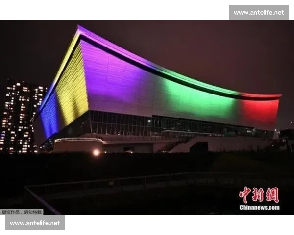 球场灯光照亮运动激情，打造夜间竞技场的独特魅力与氛围